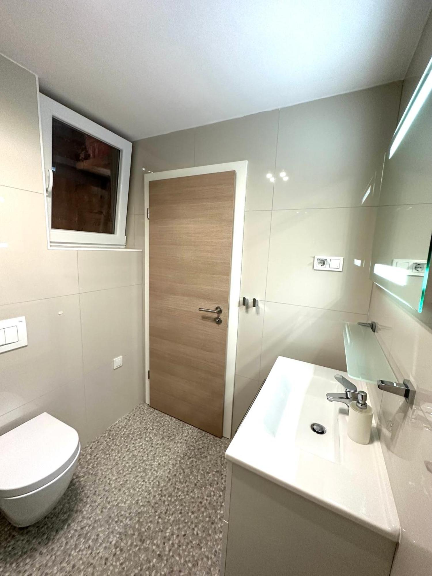 Villa Perla Тисно Екстериор снимка